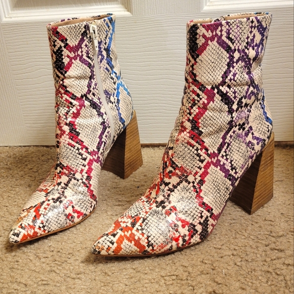 Steve Madden Envied Block Heeled Booties - Picture 4 of 9